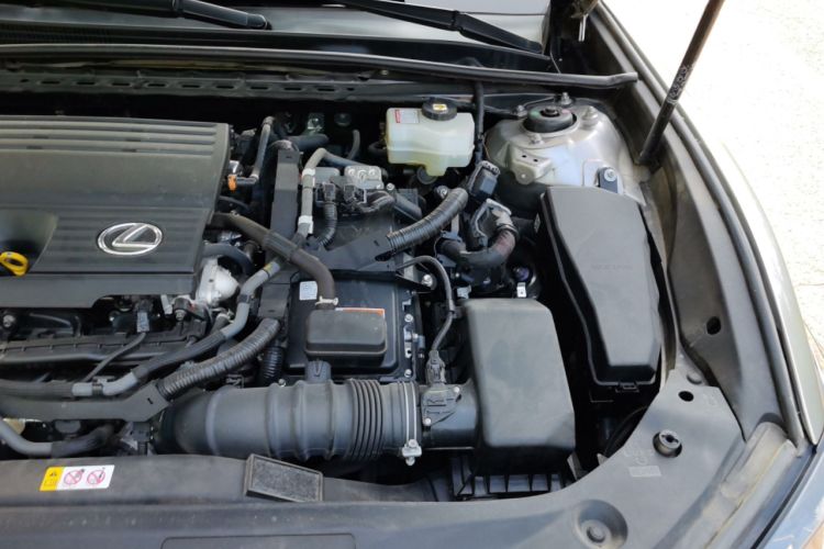 Used Lexus ES 2021 300h Excellence Edition Engine Bay Left