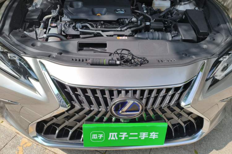 Used Lexus ES 2021 300h Executive Edition Engine Bay