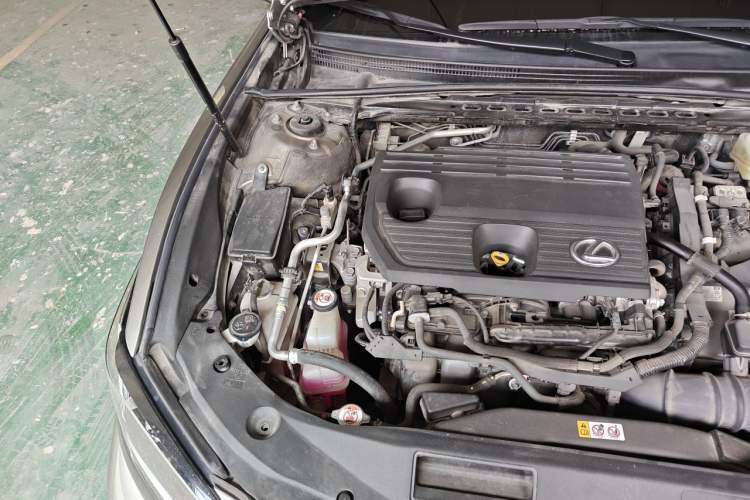 Used Lexus ES 2021 300h Excellence Edition Engine Bay Right