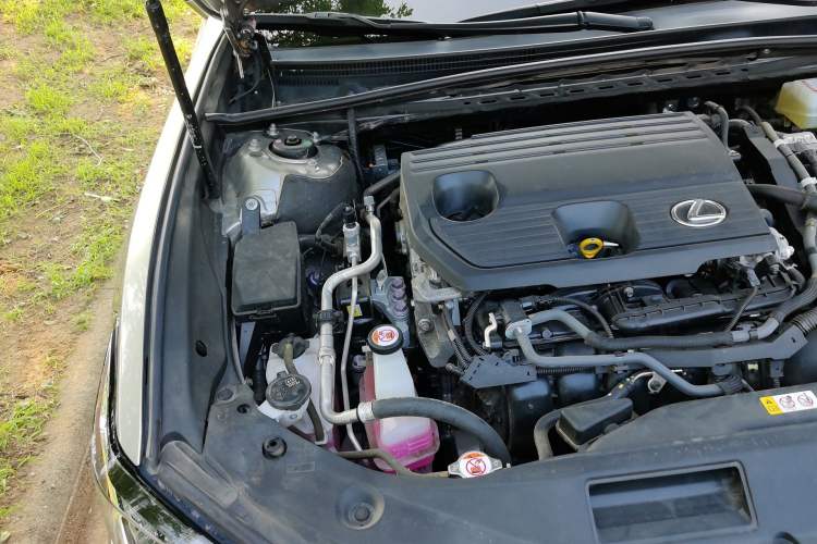 Used Lexus ES 2021 300h Excellence Edition Engine Bay Right