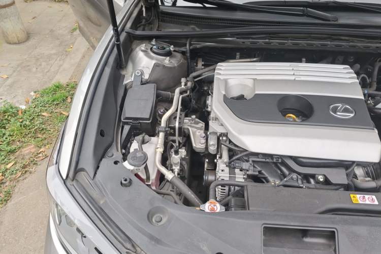 Used Lexus ES 2021 200 Luxury Edition Engine Bay Right