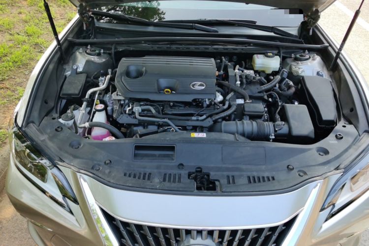 Used Lexus ES 2021 300h Excellence Edition Engine Bay