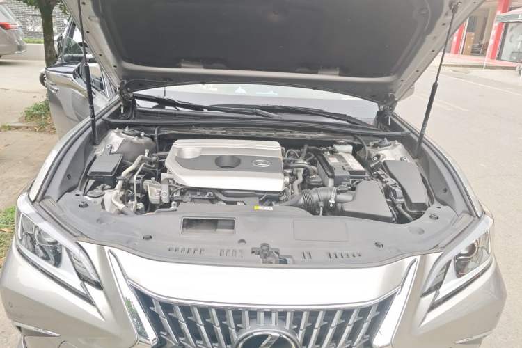 Used Lexus ES 2021 200 Luxury Edition Engine Bay
