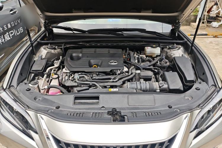 Used Lexus ES 2021 300h Deluxe Edition Engine Bay