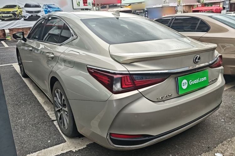 Used Lexus ES 2021 300h Excellence Edition Exterior 2