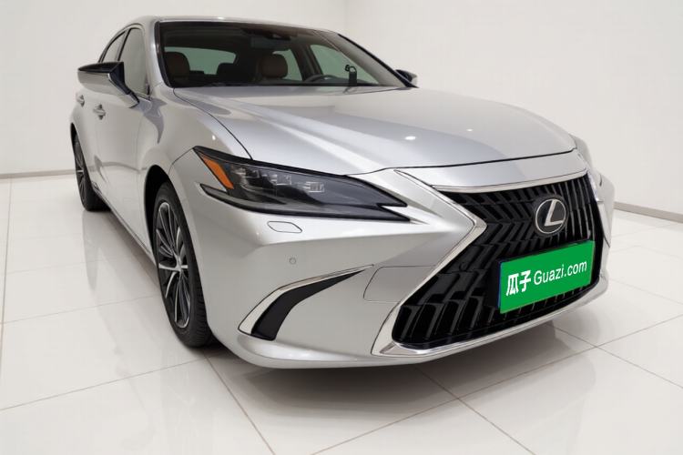 Used Lexus ES 2021 300h Deluxe Edition Exterior 2
