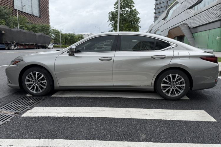Used Lexus ES 2021 300h Excellence Edition Exterior 3