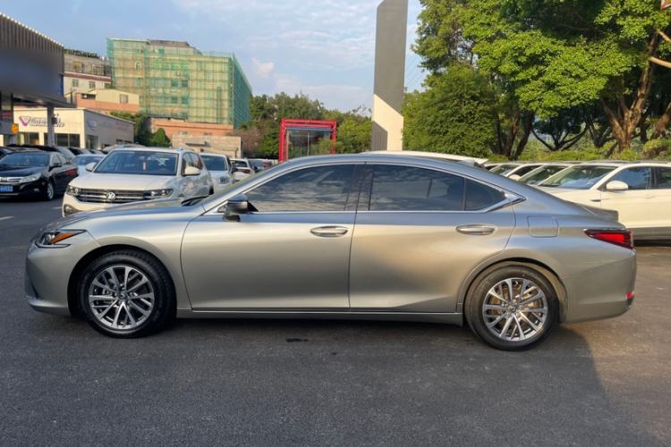Used Lexus ES 2021 260 Excellence Edition Exterior 3