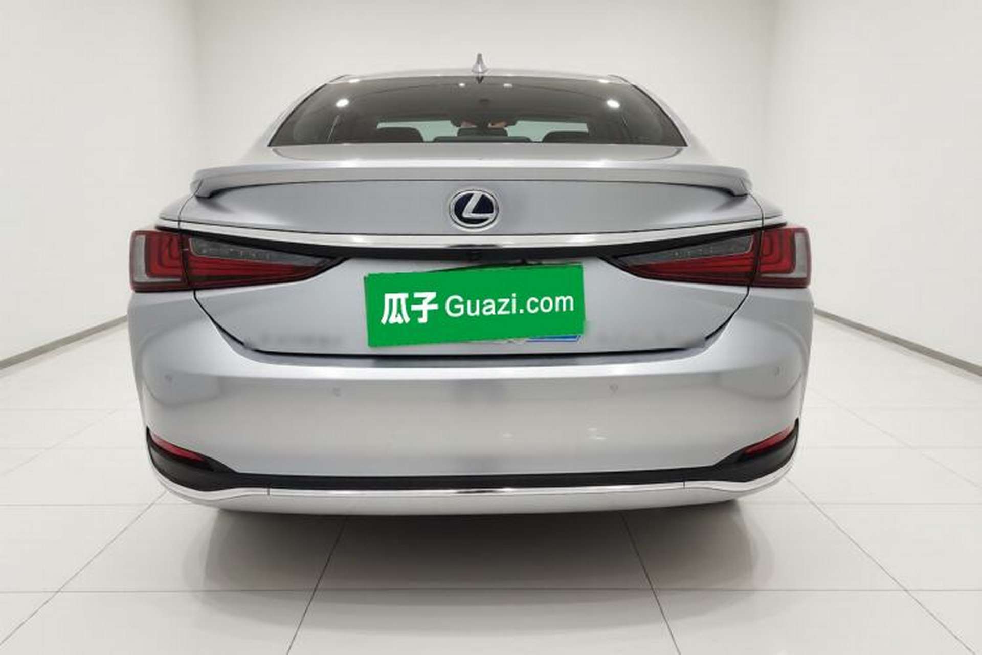 Used Lexus ES 2021 300h Deluxe Edition Exterior 4
