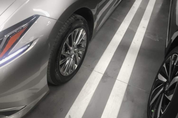 Used Lexus ES 2021 200 Excellence Edition Exterior 4