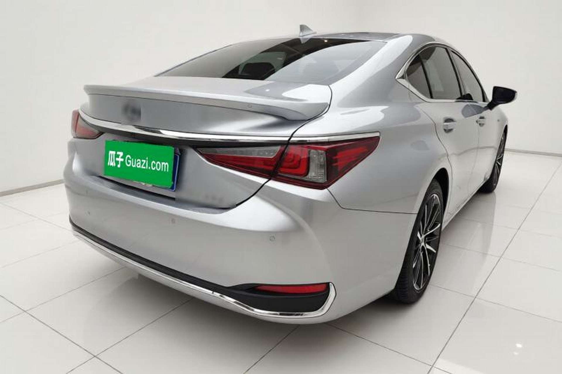 Used Lexus ES 2021 300h Deluxe Edition Exterior 5