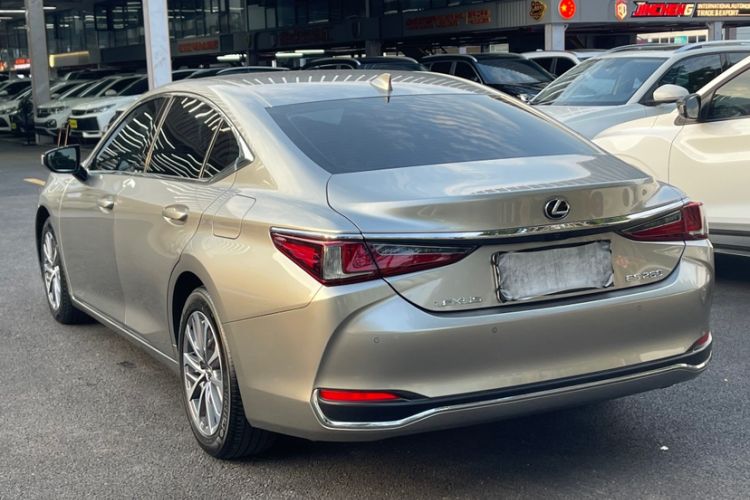 Used Lexus ES 2021 260 Excellence Edition Exterior 6