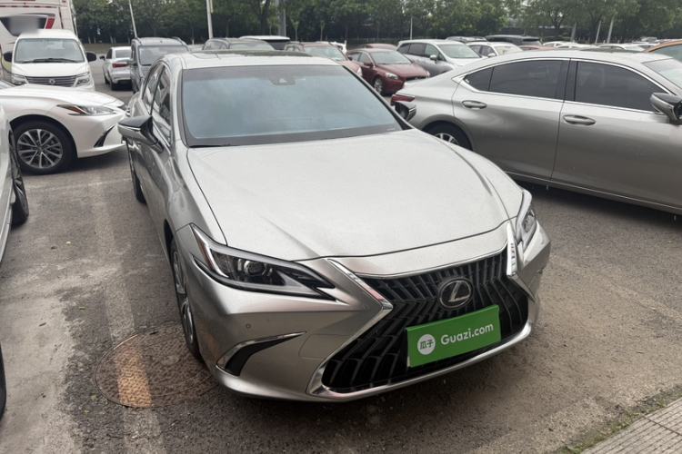 Used Lexus ES 2021 200 Excellence Edition Exterior 6