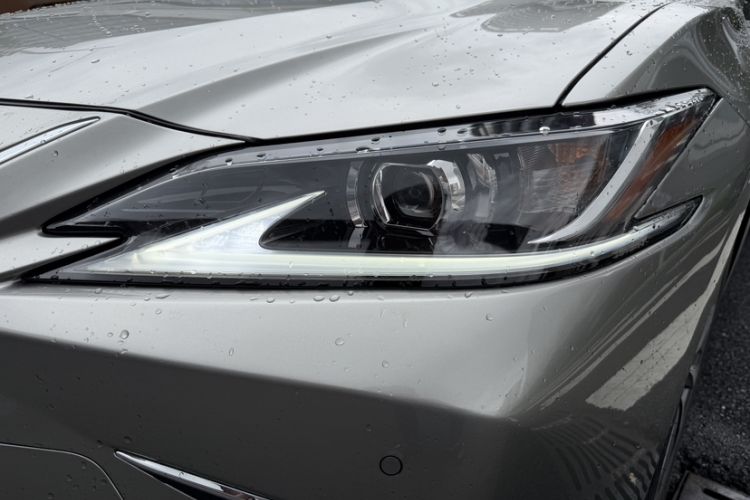 Used Lexus ES 2021 300h Excellence Edition Exterior 7