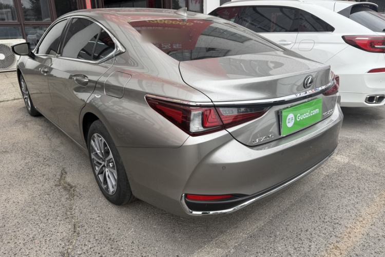 Used Lexus ES 2021 200 Excellence Edition Exterior 9