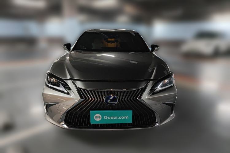 Used Lexus ES 2021 300h Excellence Edition Front