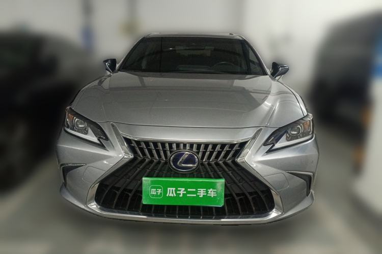 Used Lexus ES 2021 300h Excellence Edition Front