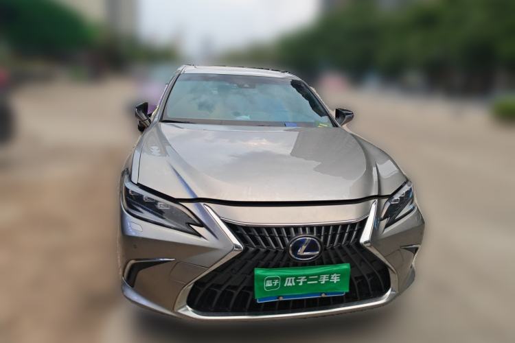 Used Lexus ES 2021 300h Deluxe Edition Front