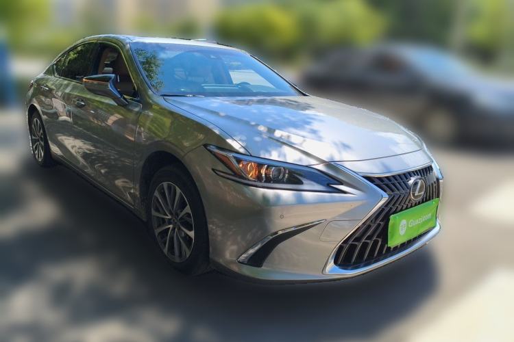 Used Lexus ES 2021 200 Excellence Edition Front Right 45 Deg