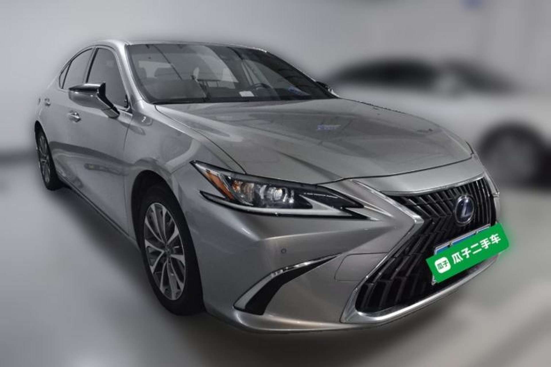 Used Lexus ES 2021 300h Excellence Edition Front Right 45 Deg