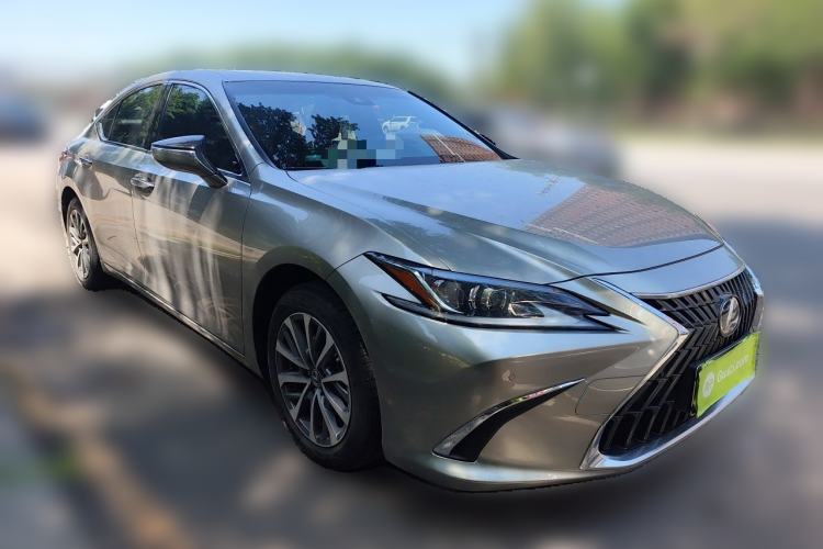 Used Lexus ES 2021 200 Excellence Edition Front Right 45 Deg