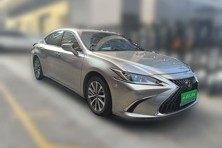 Used Lexus ES 2021 200 Excellence Edition Front Right 45 Deg