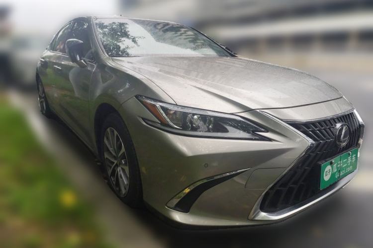 Used Lexus ES 2021 200 Excellence Edition Front Right 45 Deg
