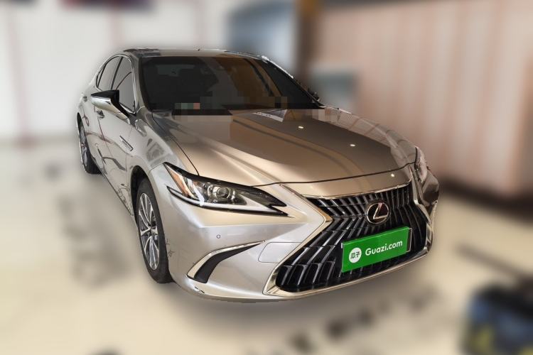 Used Lexus ES 2021 200 Excellence Edition Front Right 45 Deg