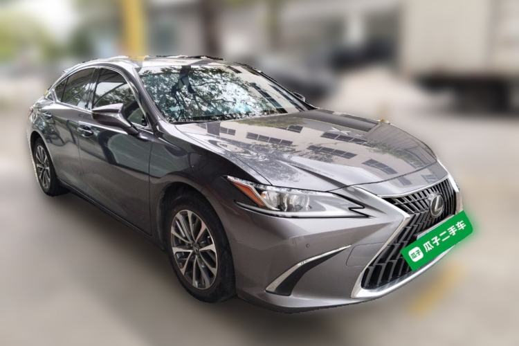 Used Lexus ES 2021 200 Excellence Edition Front Right 45 Deg