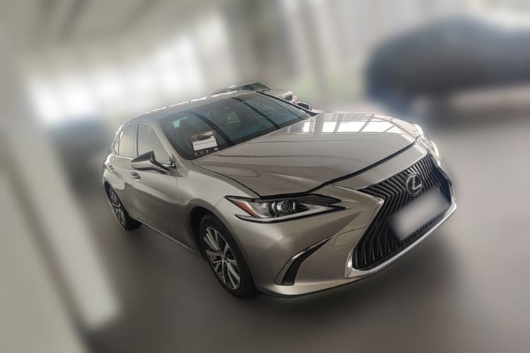 Used Lexus ES 2021 200 Excellence Edition Front Right 45 Deg