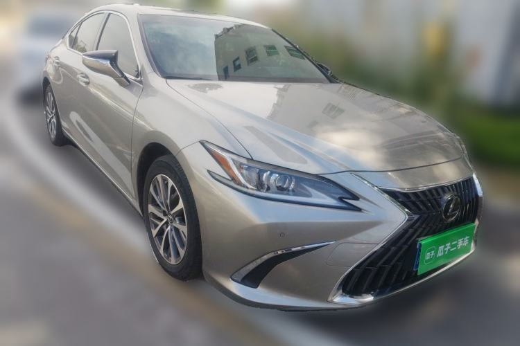 Used Lexus ES 2021 200 Excellence Edition Front Right 45 Deg