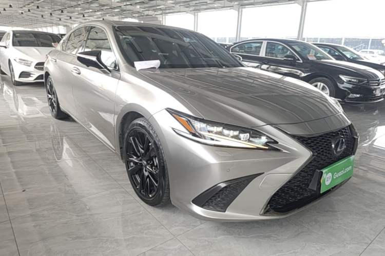 Used Lexus ES 2021 300h F SPORT Front Right 45 Deg