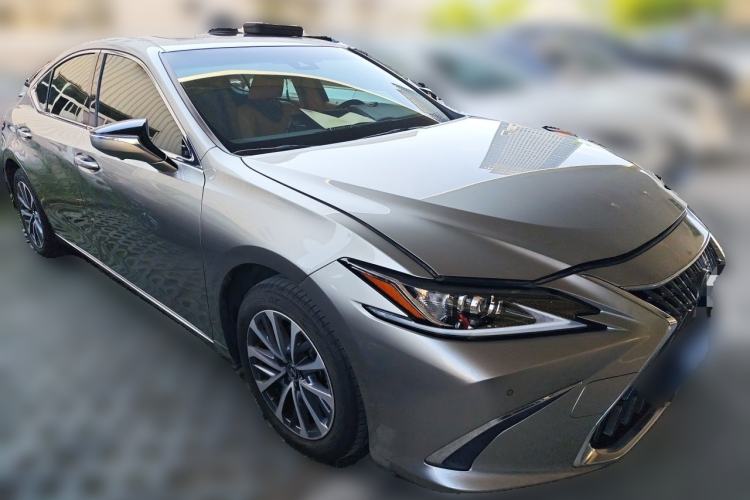 Used Lexus ES 2021 200 Excellence Edition Front Right 45 Deg