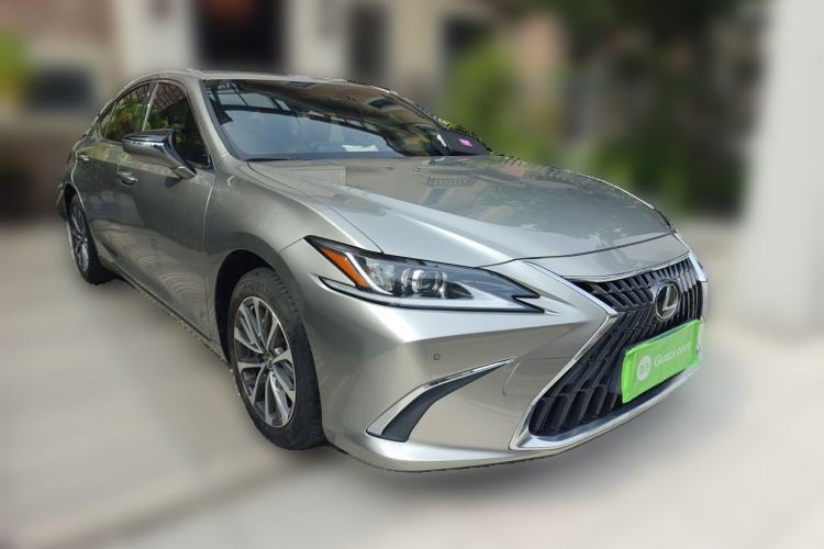 Used Lexus ES 2021 200 Excellence Edition Front Right 45 Deg