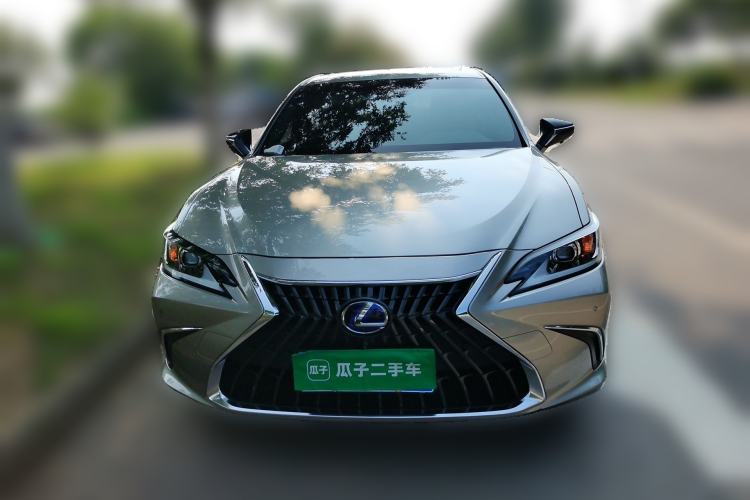 Used Lexus ES 2021 300h Excellence Edition Front