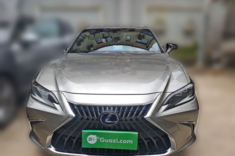 Used Lexus ES 2021 300h Deluxe Edition Front