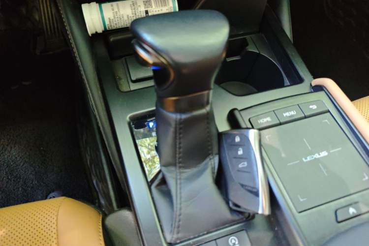 Used Lexus ES 2021 200 Luxury Edition Gear Lever