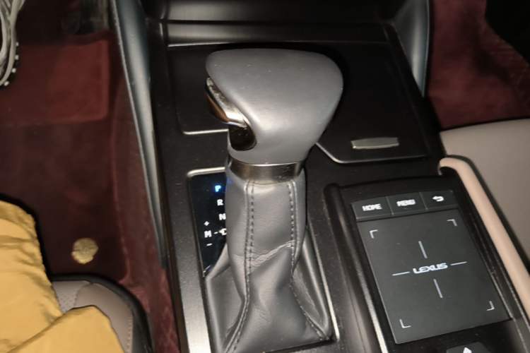 Used Lexus ES 2021 200 Excellence Edition Gear Lever