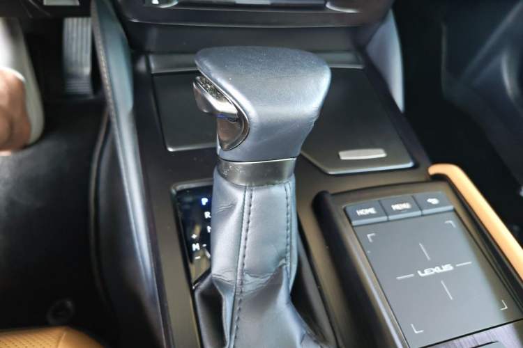 Used Lexus ES 2021 200 Excellence Edition Gear Lever