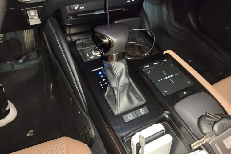 Used Lexus ES 2021 260 Excellence Edition Gear Lever