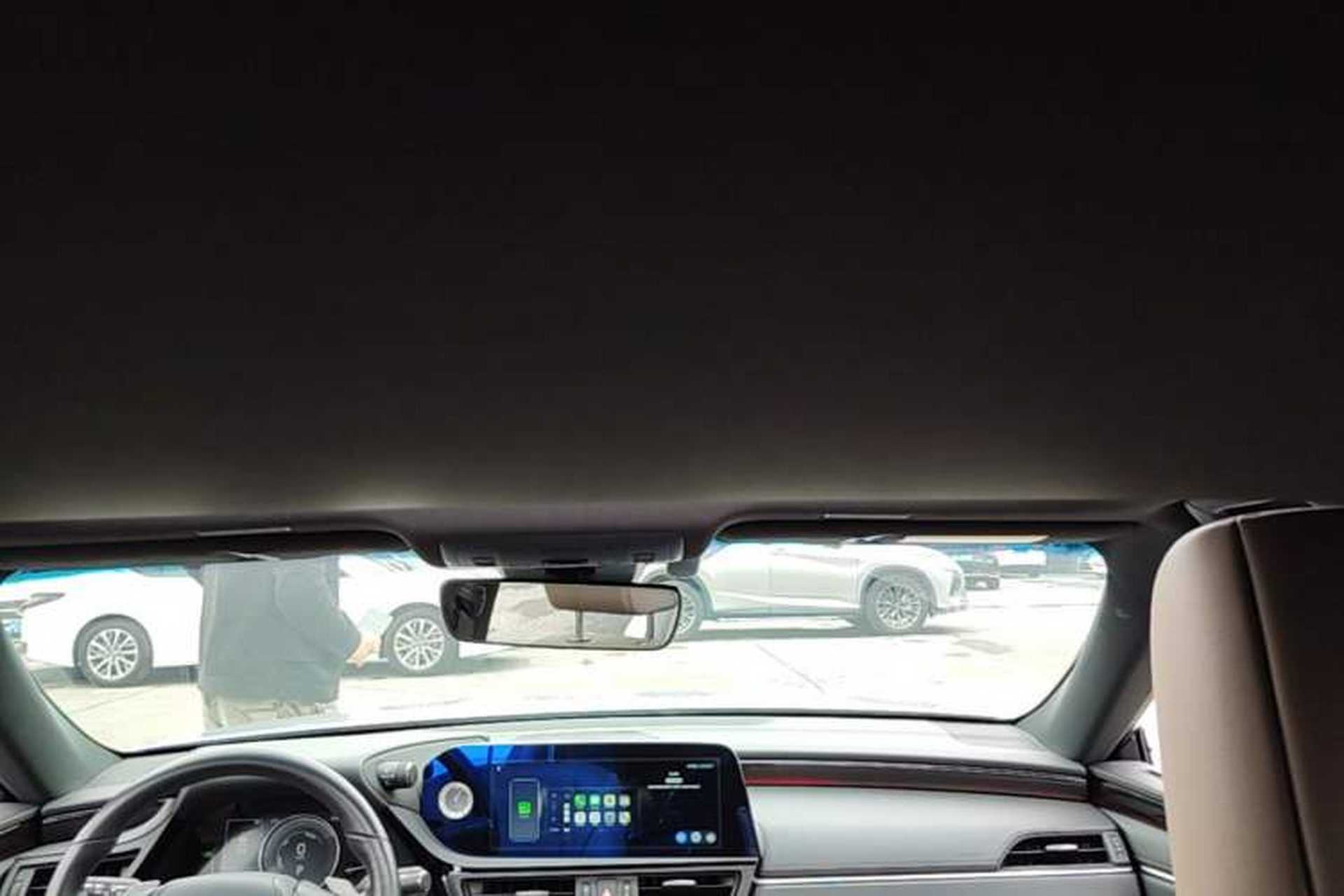Used Lexus ES 2021 300h Deluxe Edition Headliner