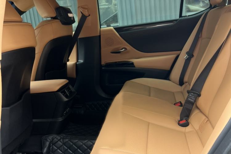 Used Lexus ES 2021 200 Excellence Edition Interior 1