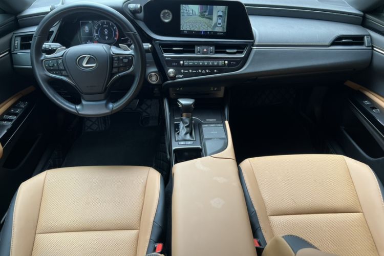 Used Lexus ES 2021 200 Excellence Edition Interior 2
