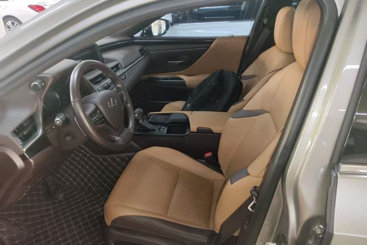 Used Lexus ES 2021 300h Excellence Edition Left Front Seat