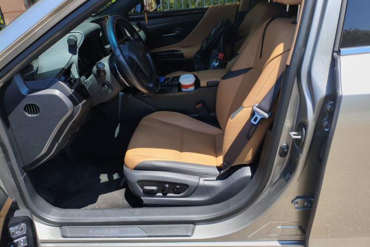 Used Lexus ES 2021 200 Excellence Edition Left Front Seat