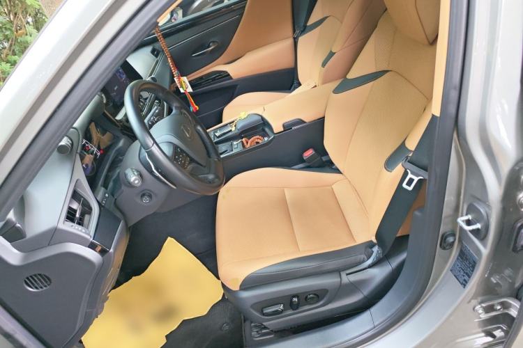 Used Lexus ES 2021 300h Excellence Edition Left Front Seat