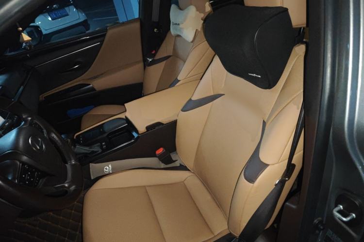 Used Lexus ES 2021 300h Excellence Edition Left Front Seat