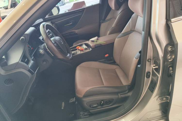 Used Lexus ES 2021 200 Excellence Edition Left Front Seat