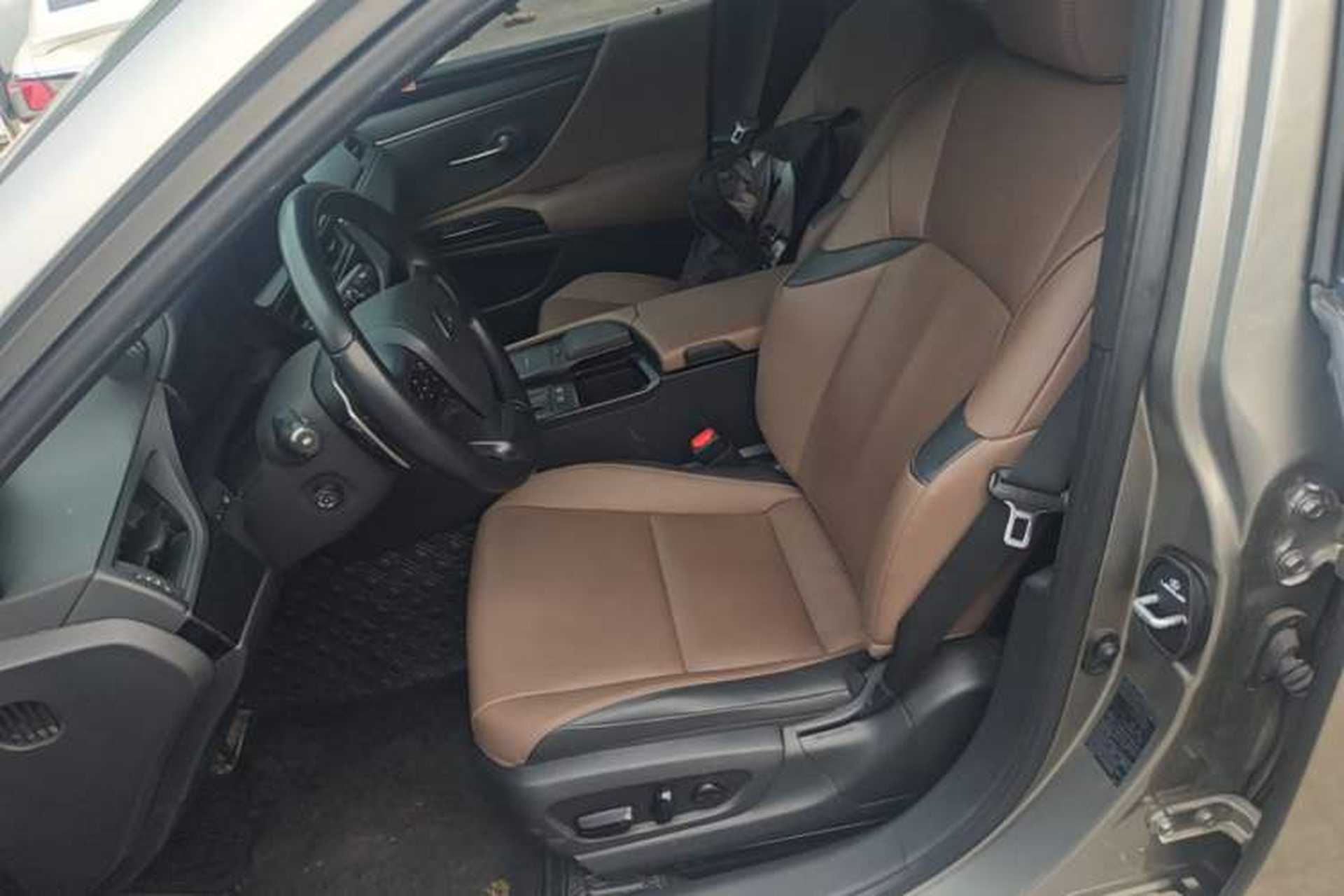 Used Lexus ES 2021 300h Excellence Edition Left Front Seat