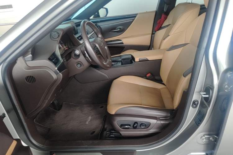 Used Lexus ES 2021 200 Excellence Edition Left Front Seat